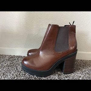 H&M Boots. Size 39. Fits like (8.5-9) Brown & Black